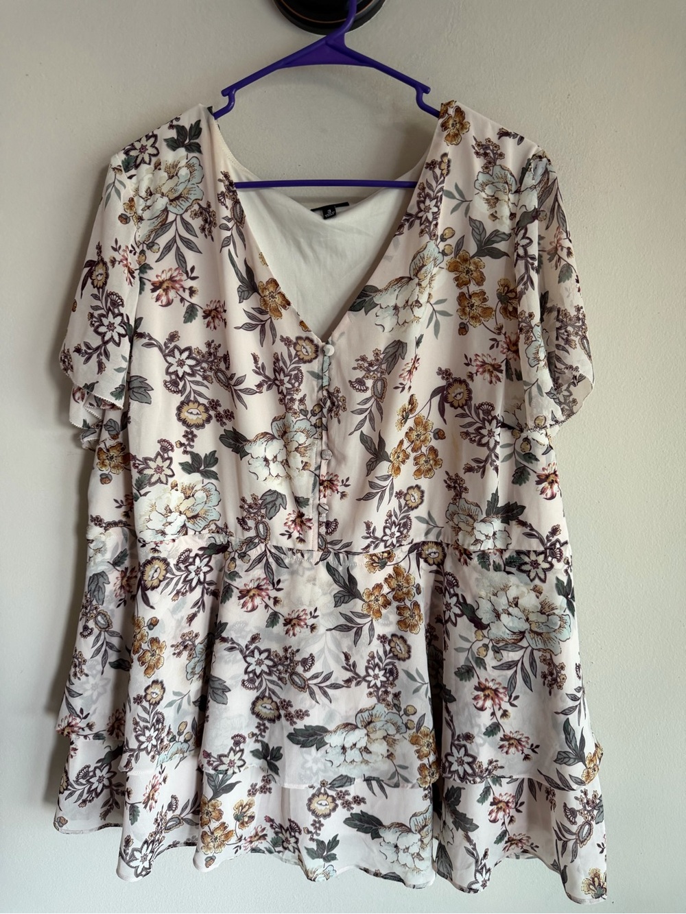 Torrid Floral Button Front Peplum Blouse Cream Multi Tiered Ruffle Top Size 3